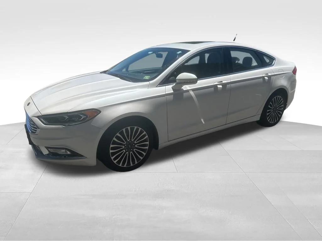 Used 2017 White Ford SE image 4