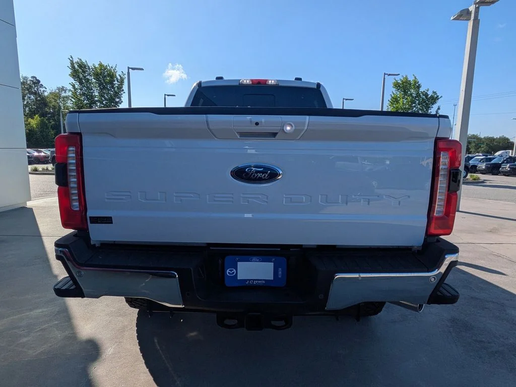 New 2026 Oxford White Ford Lariat image 5