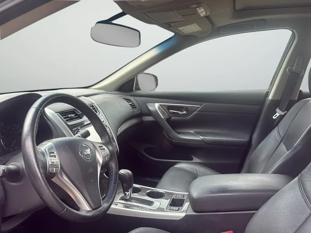 Used 2014 Black Nissan 2.5 SL image 9