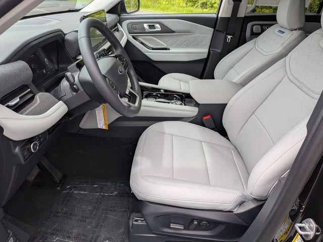 New 2026 Agate Black Metallic Ford Platinum™ image 15