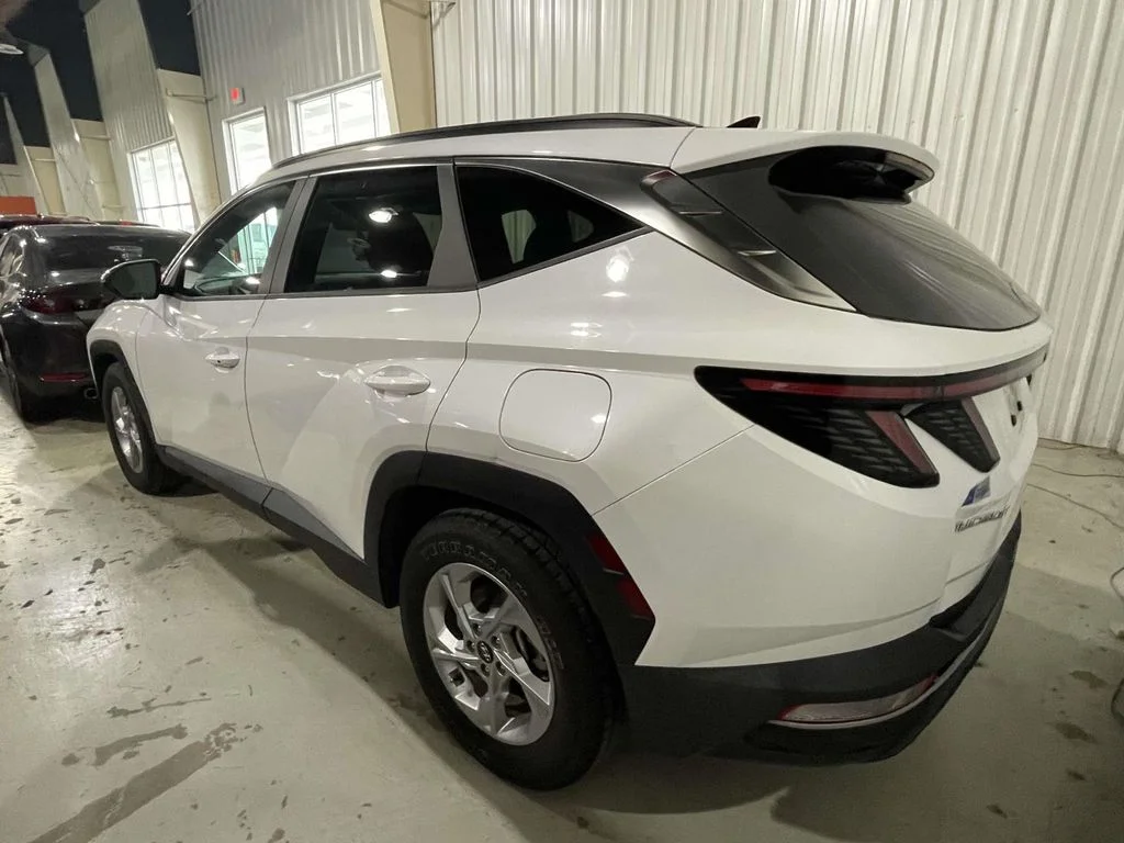 Used 2022 Gray Hyundai SEL image 3
