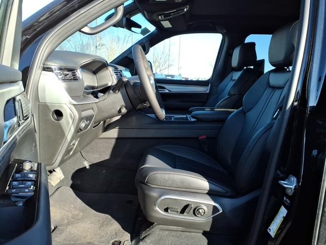 New 2026 High Gloss Black Exterior Paint Jeep Limited Altitude image 13