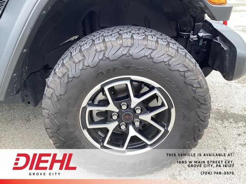 Used 2024 Gray Jeep Rubicon image 9