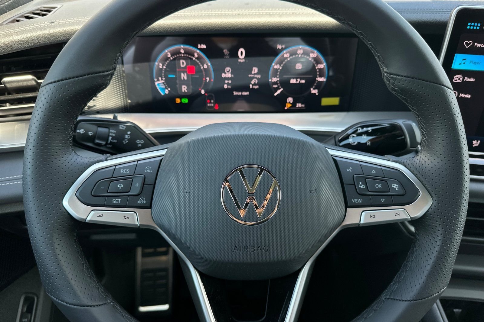 New 2026  Volkswagen 2.0T SE R-Line Black image 23