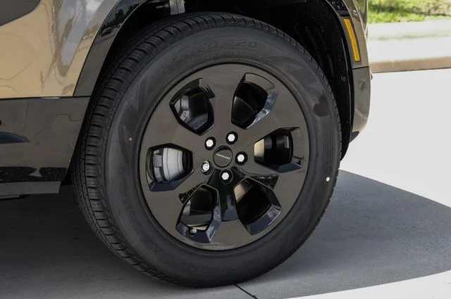 New 2026  Land Rover X-Dynamic SE image 65