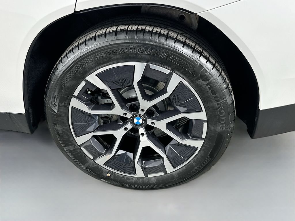 New 2026 Mineral White Metallic BMW 30 xDrive image 23