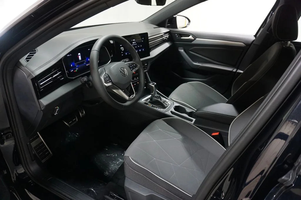 New 2026 Deep Black Volkswagen 1.5T Sport image 9