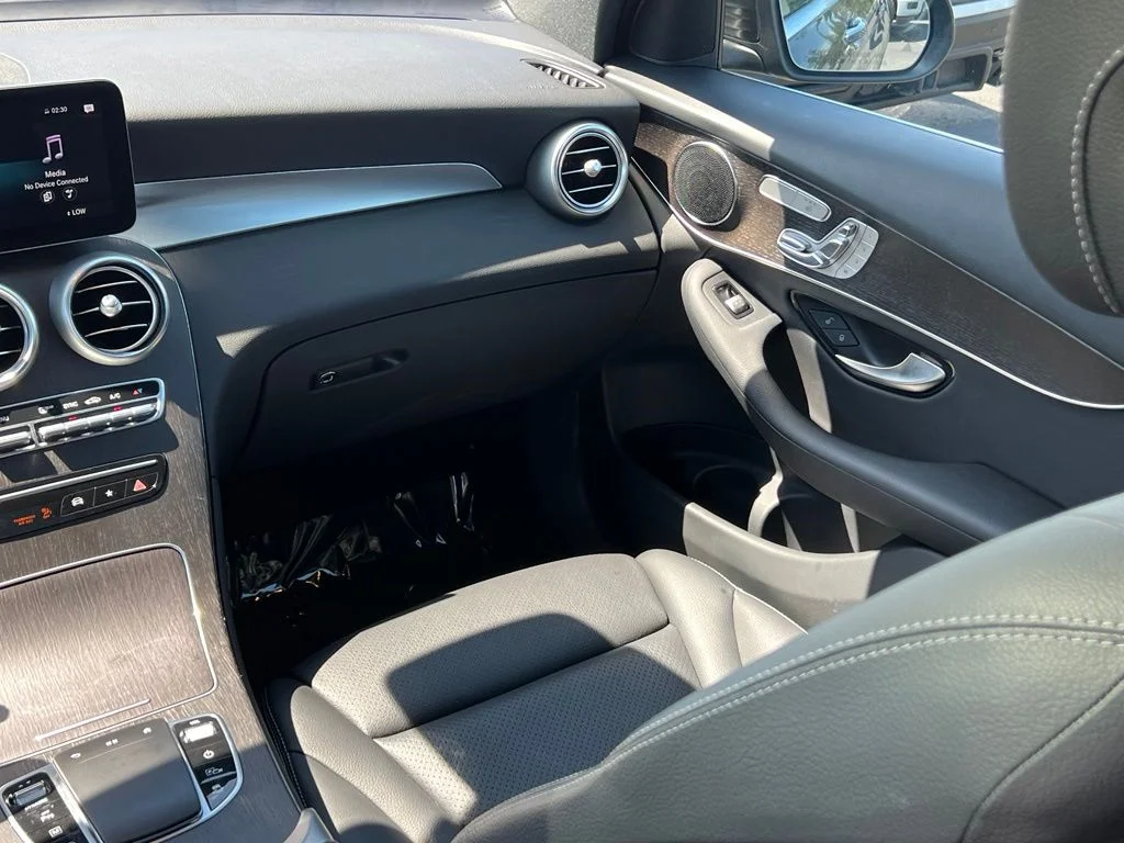 2022 Mercedes-Benz GLC GLC300 - Photo 19