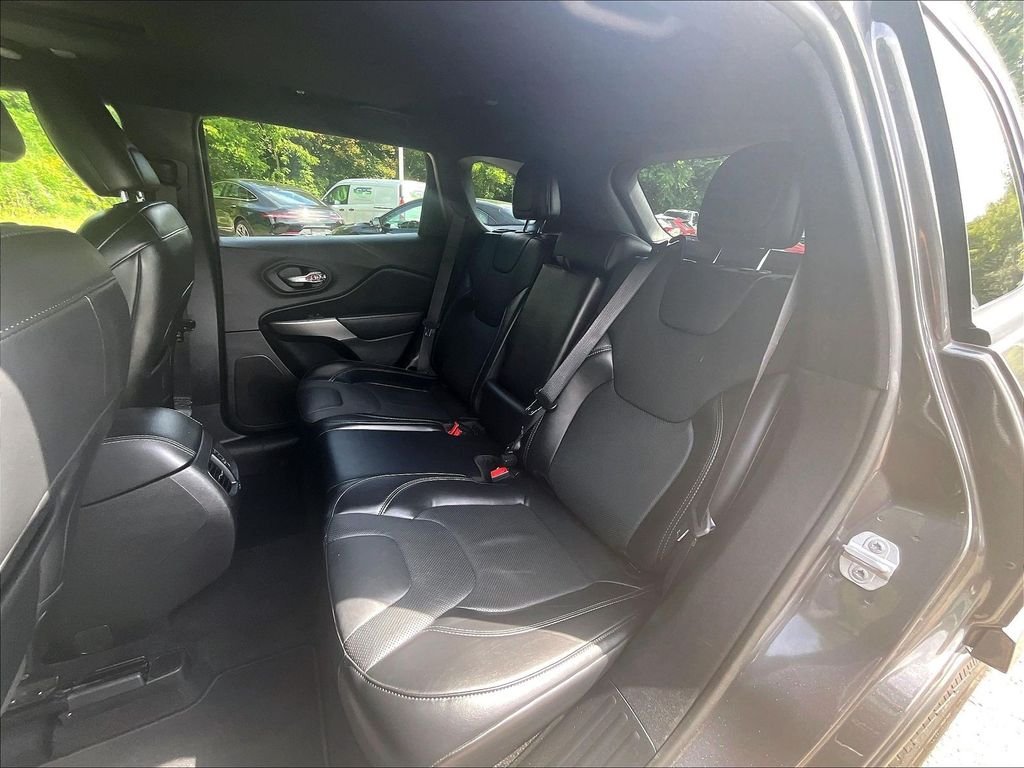 Used 2020 Gray Jeep Limited image 15