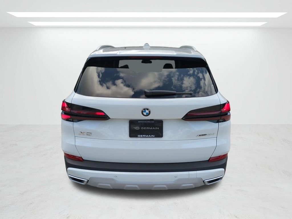 New 2026 Alpine White BMW xDrive40i image 5