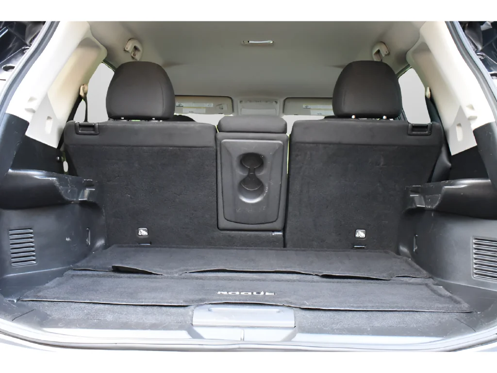 Used 2016 Gray Nissan SV image 39