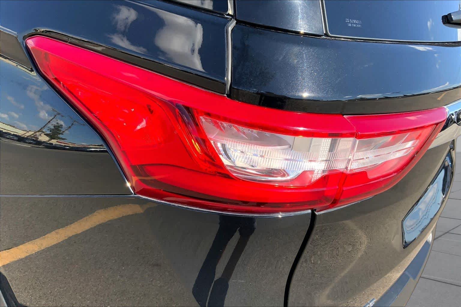 Used 2018 Mosaic Black Metallic Chevrolet LT Cloth image 28