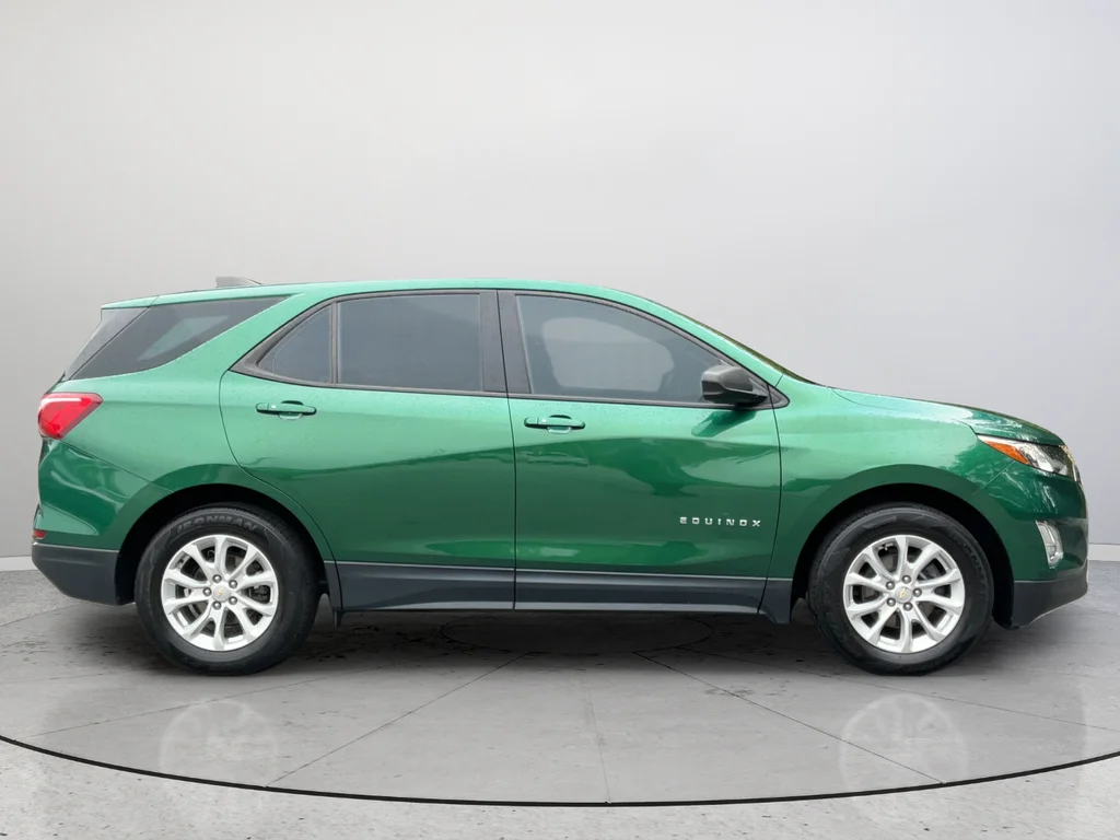 Used 2018 Green Chevrolet LS image 6