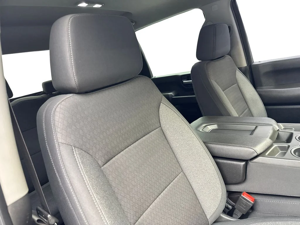 Used 2022 Silver Chevrolet Custom image 44