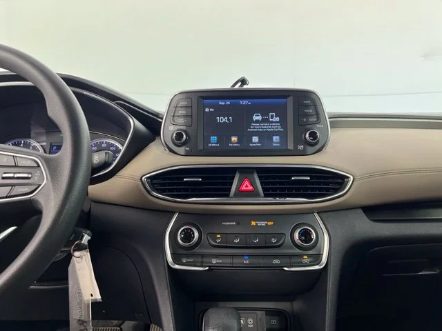 2020 Hyundai Santa Fe SE - Photo 18