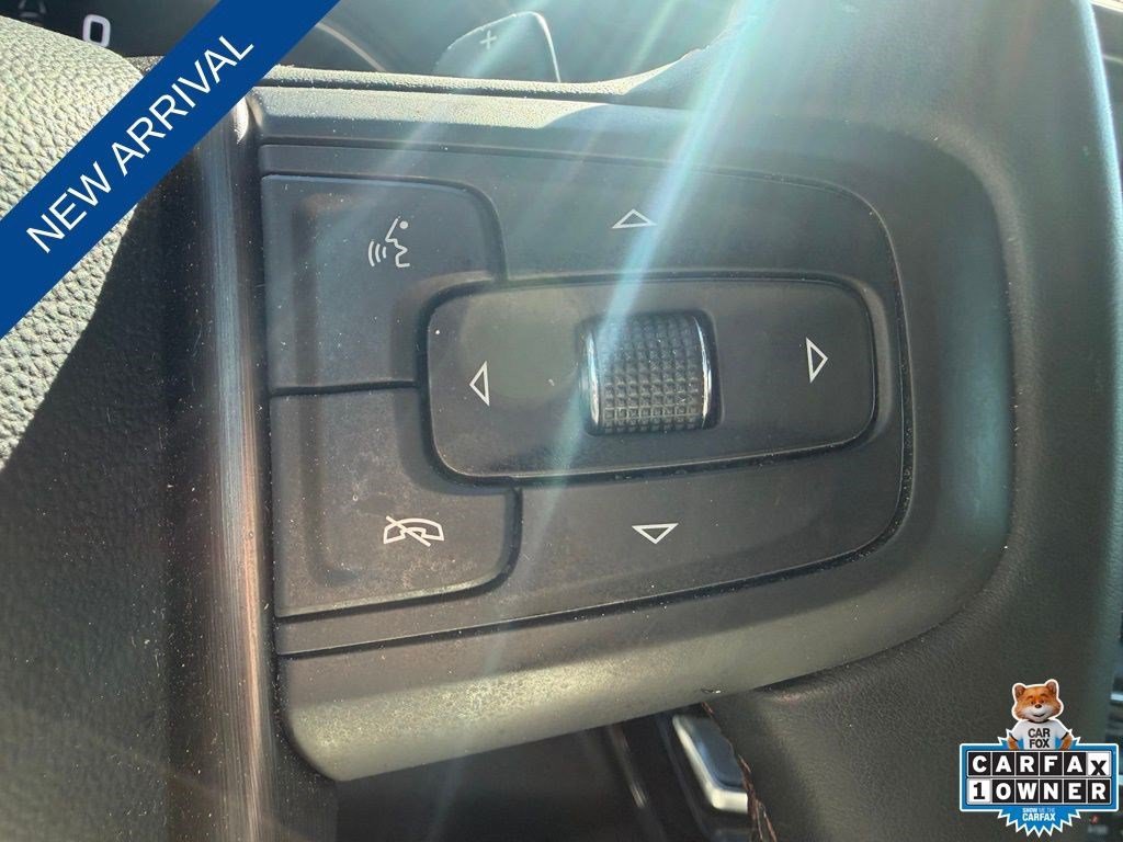 Used 2025 Summit White GMC AT4 image 12