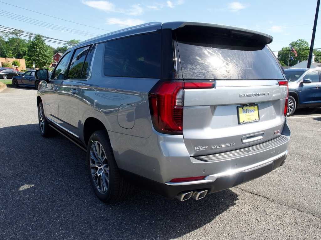 2026 GMC Yukon XL Denali - Photo 8
