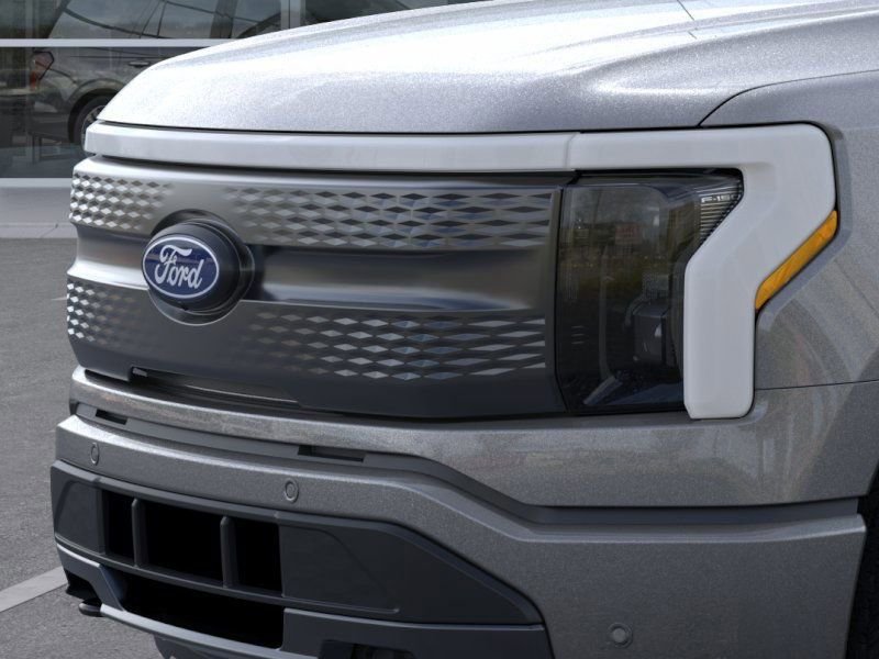 2025 Ford F-150 Lightning Flash - Photo 17