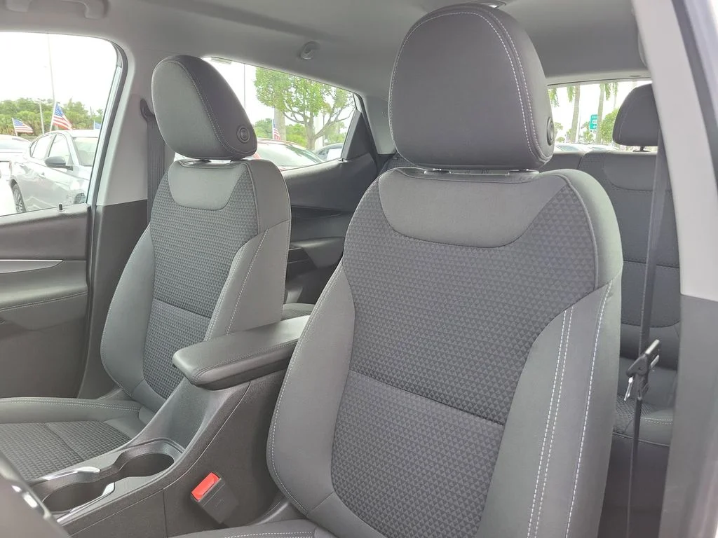 Used 2023 White Chevrolet 1LT image 20