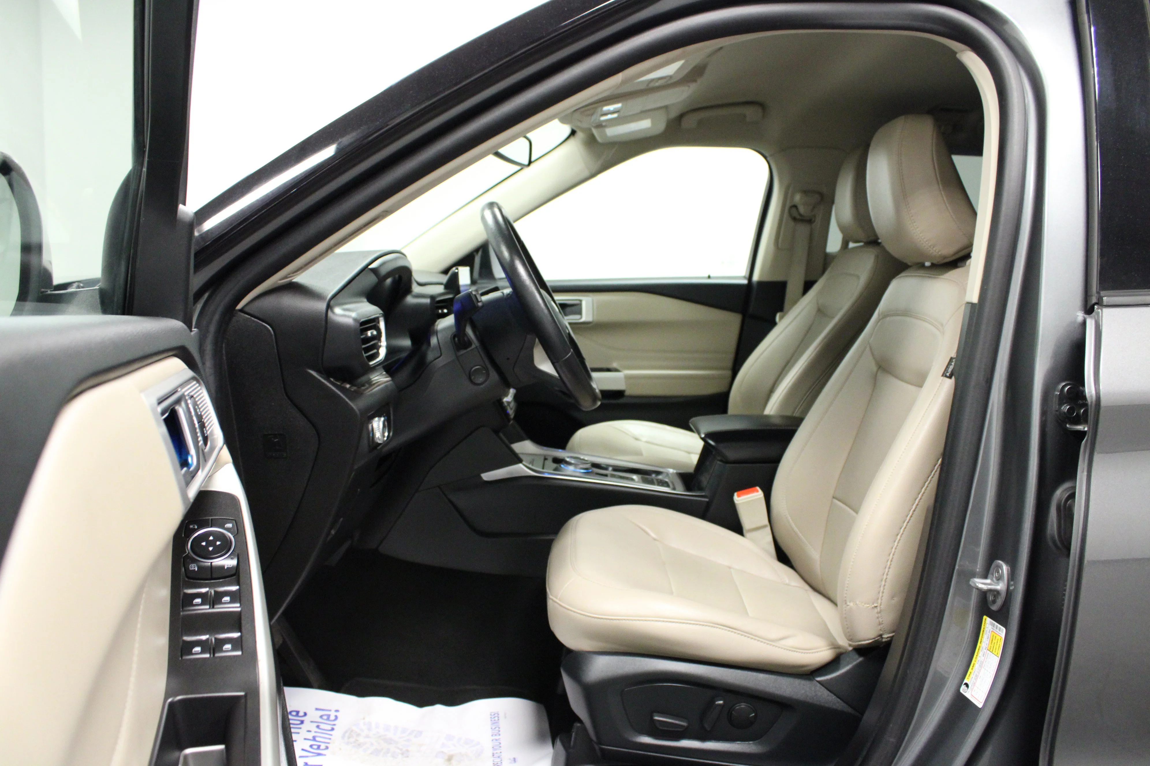 Used 2023 Gray Metallic Ford Limited image 12