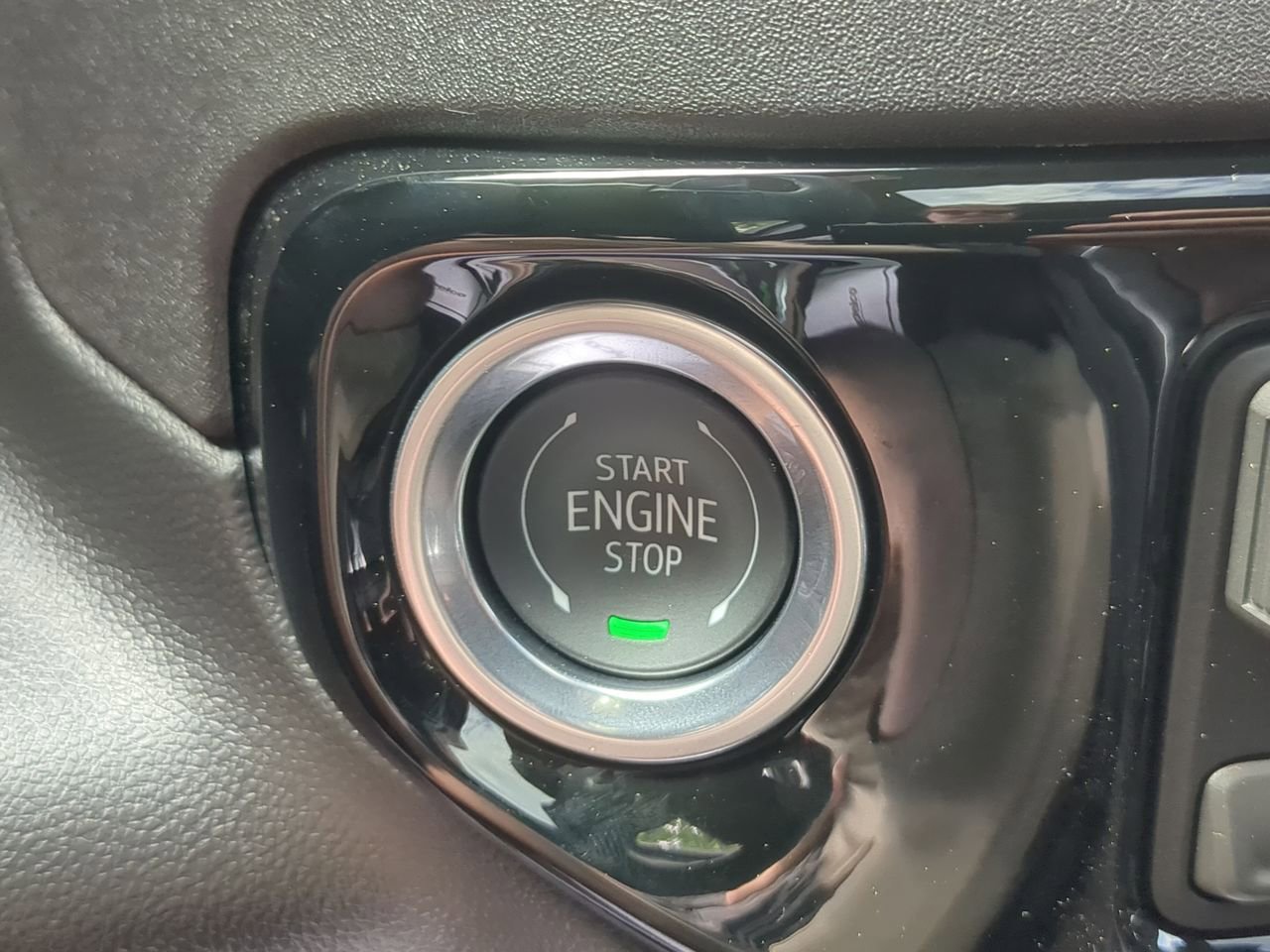 New 2026 Onyx Black GMC SLT image 17