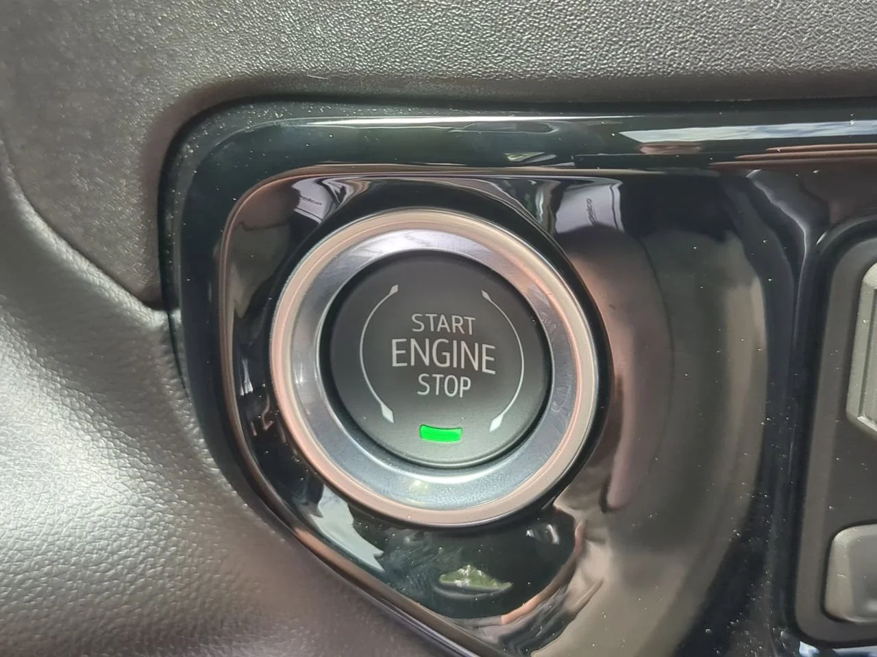 New 2026 Onyx Black GMC SLT image 17