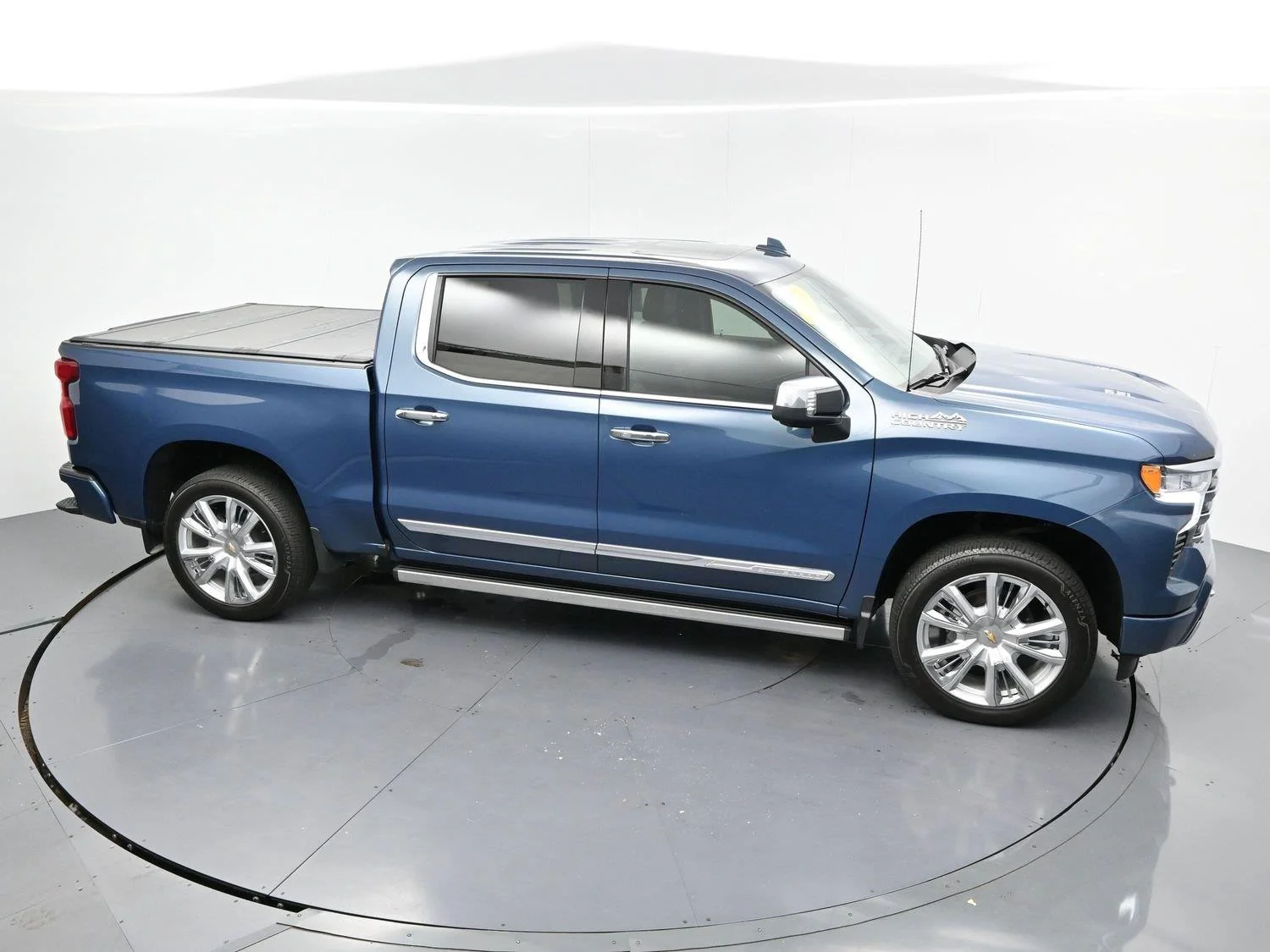 Used 2024 Lakeshore Blue Metallic Chevrolet High Country image 40