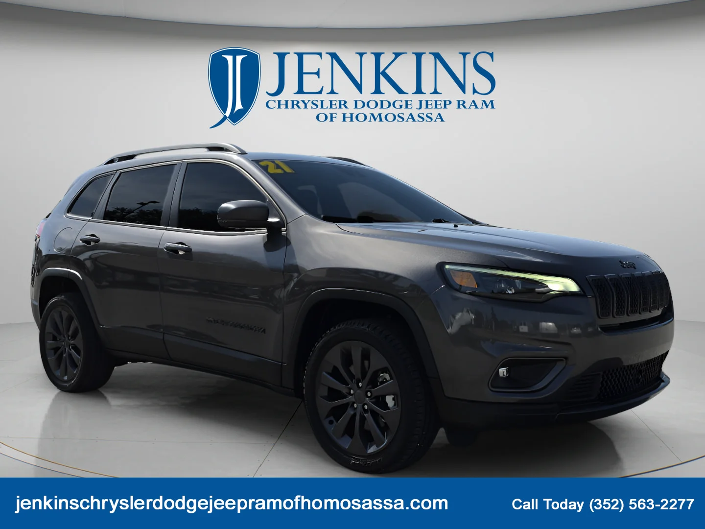 Used 2021 Granite Crystal Metallic Clearcoat Jeep 80th Anniversary image 2