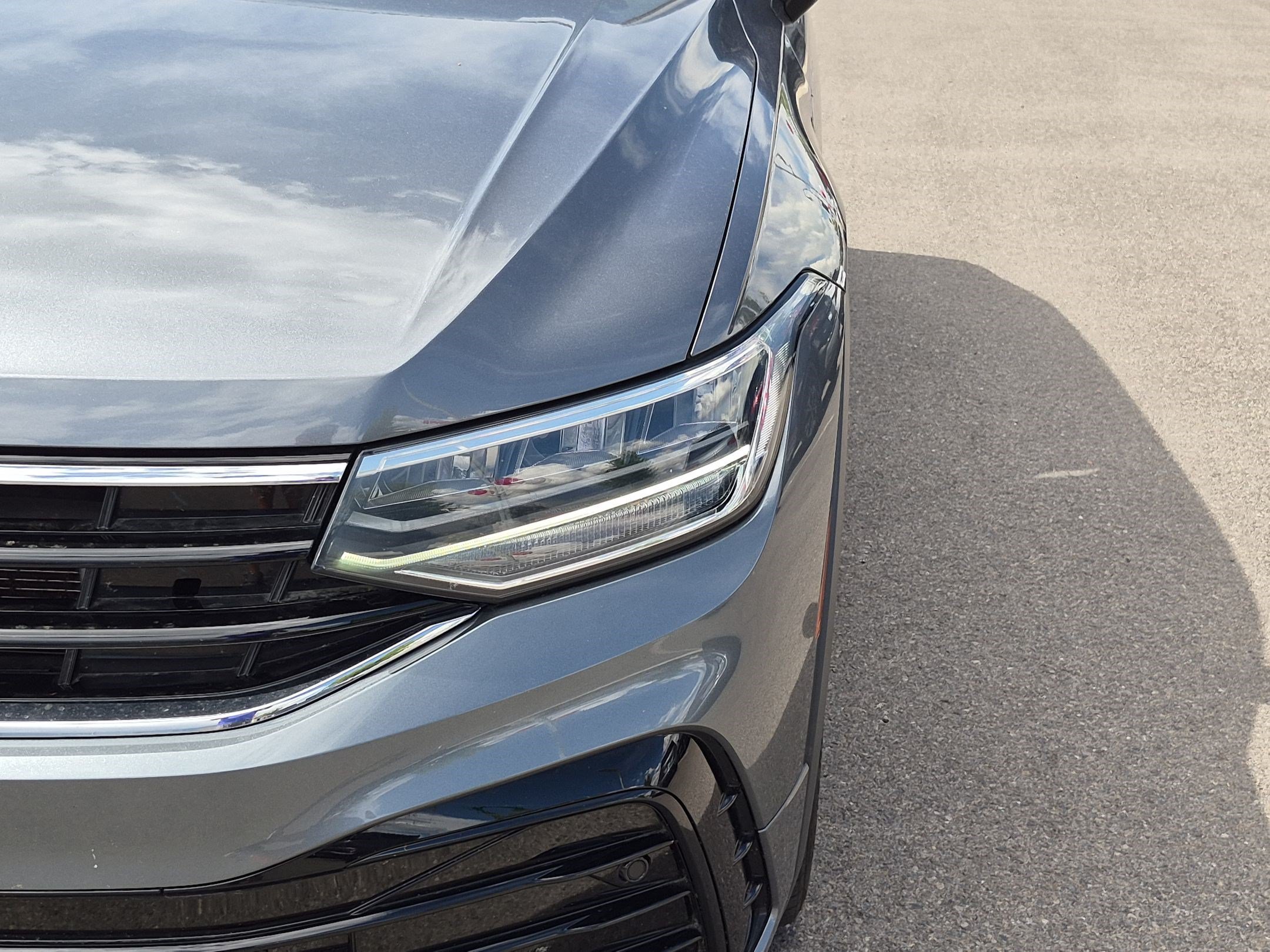 Used 2024 Platinum Gray Metallic Volkswagen SE R-Line Black image 10