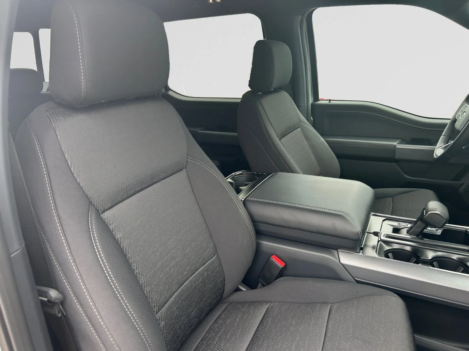 New 2026 Iconic Silver Metallic Ford XLT image 12