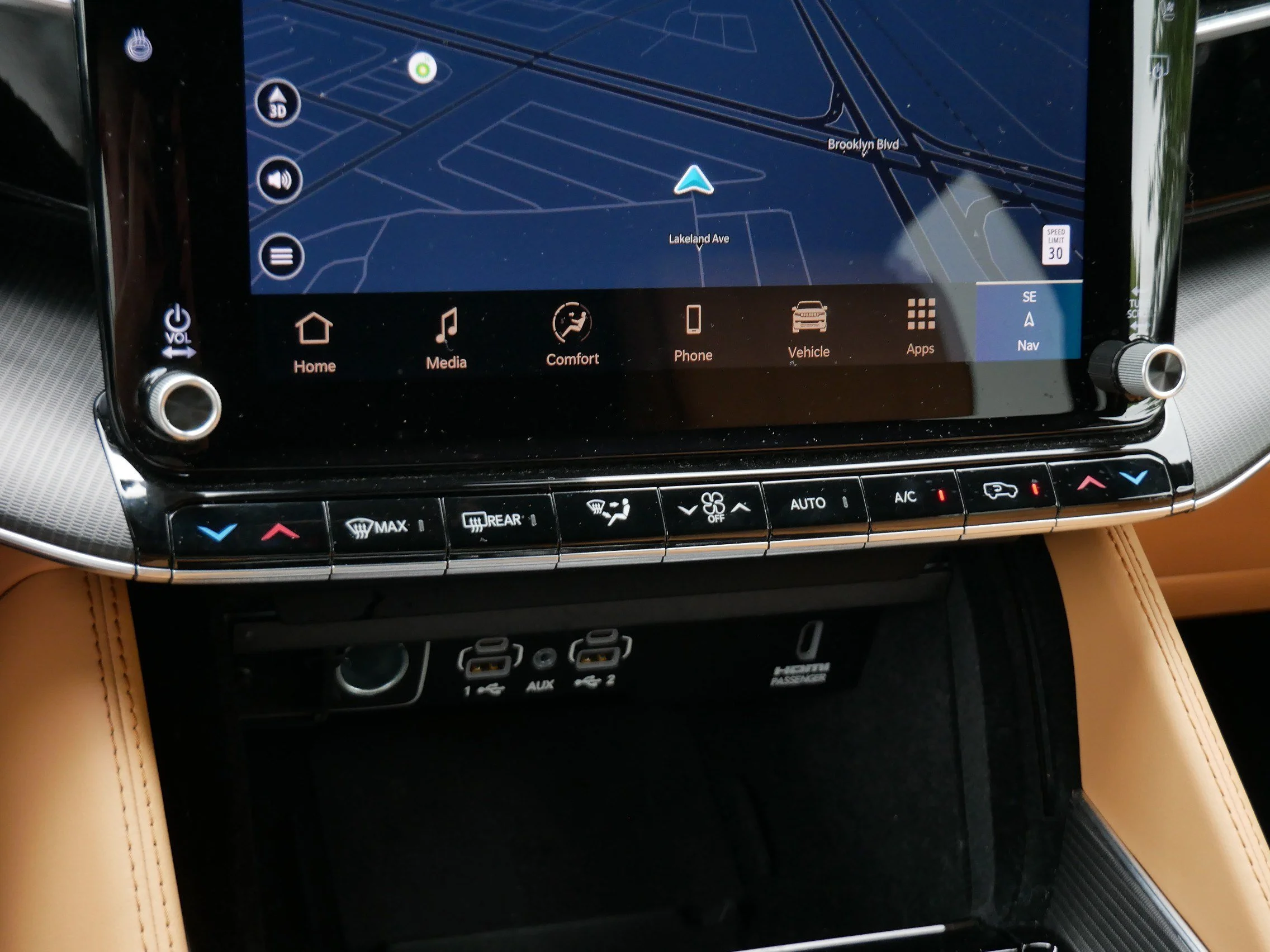 Used 2025 Diamond Black Crystal Pearlcoat Jeep Series III Obsidian image 23