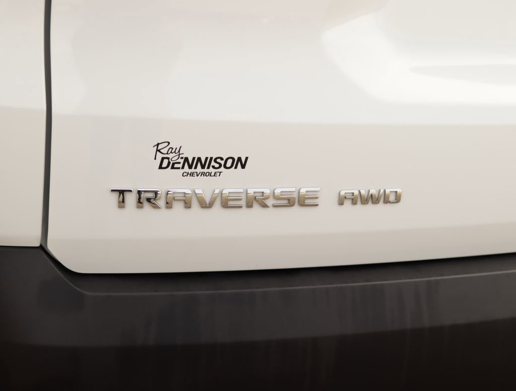 Used 2023 Summit White Chevrolet LT Cloth image 36