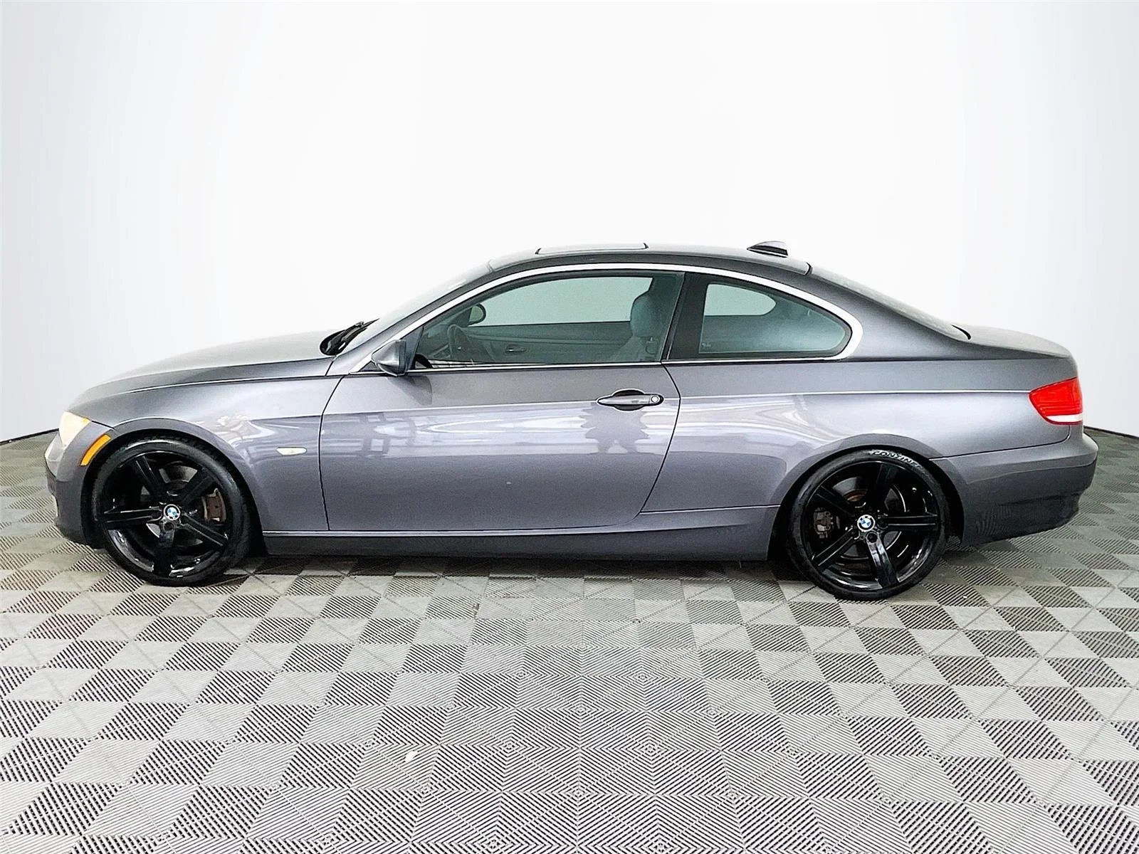 Used 2007 Space Gray Metallic BMW 335i image 4