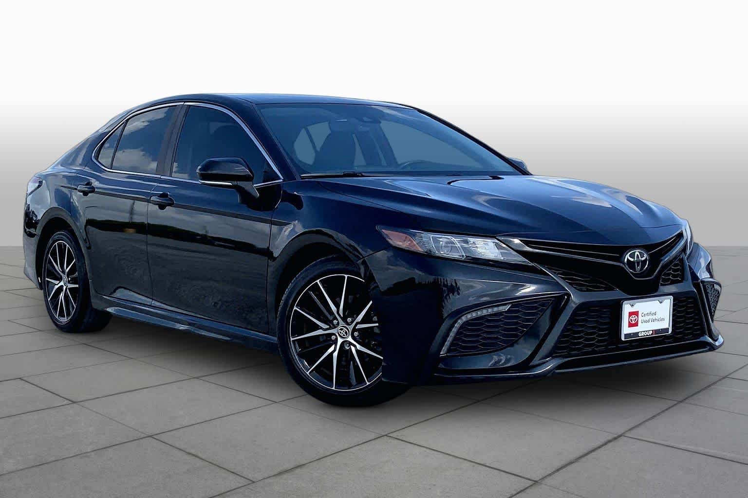 Used 2022 Midnight Black Metallic Toyota SE image 3