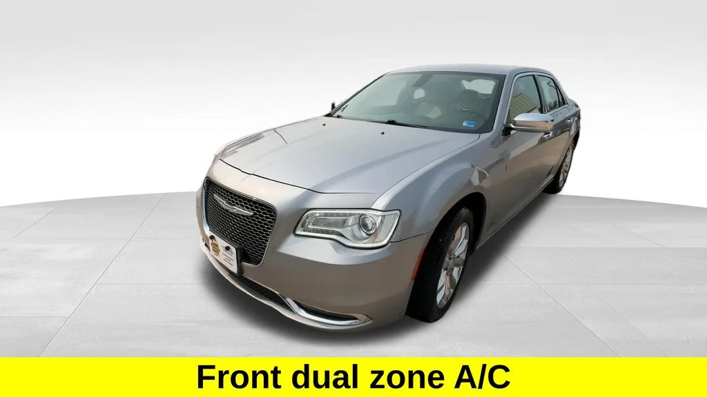 Used 2018 Silver Chrysler Limited image 13