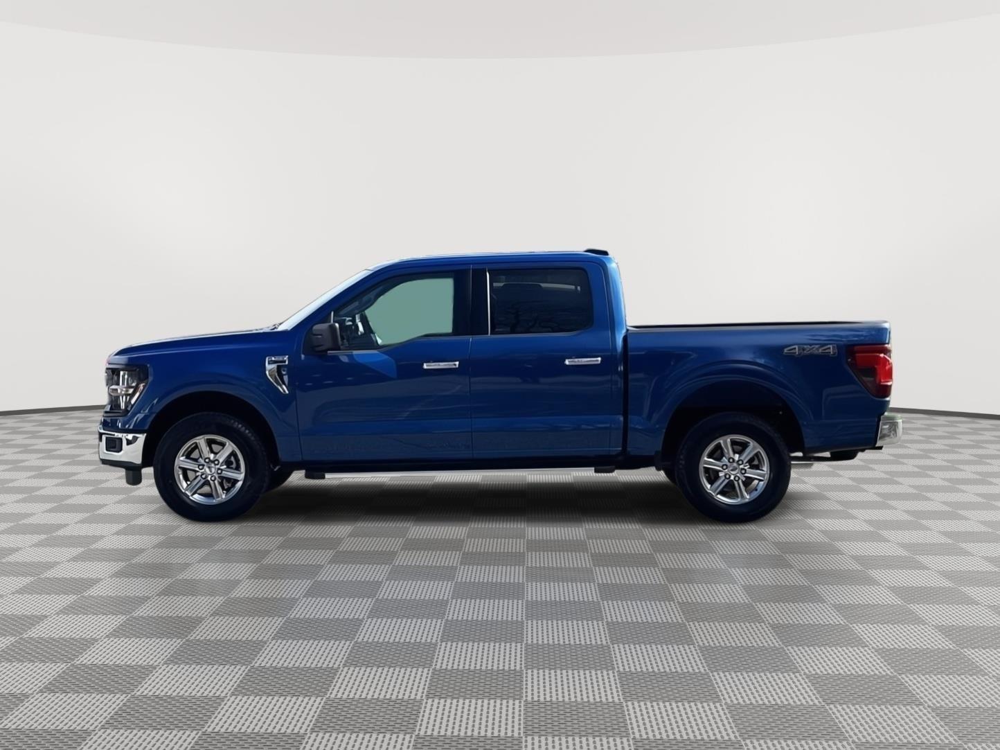 Used 2025 Atlas Blue Ford XLT image 10