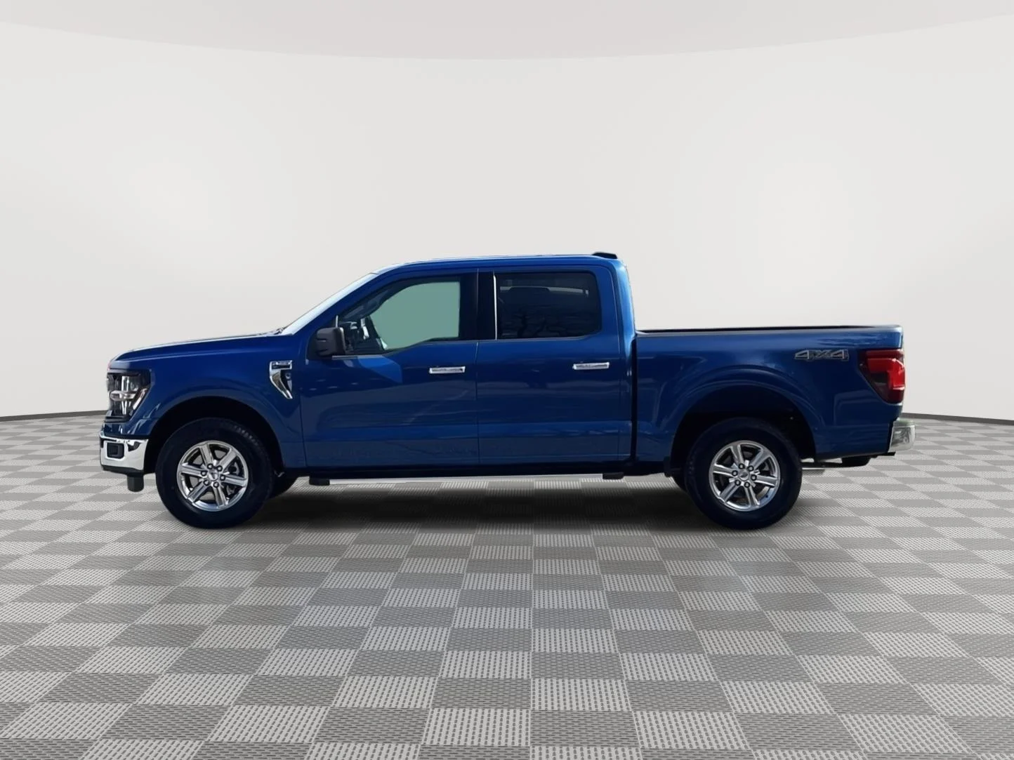 Used 2025 Atlas Blue Ford XLT image 10