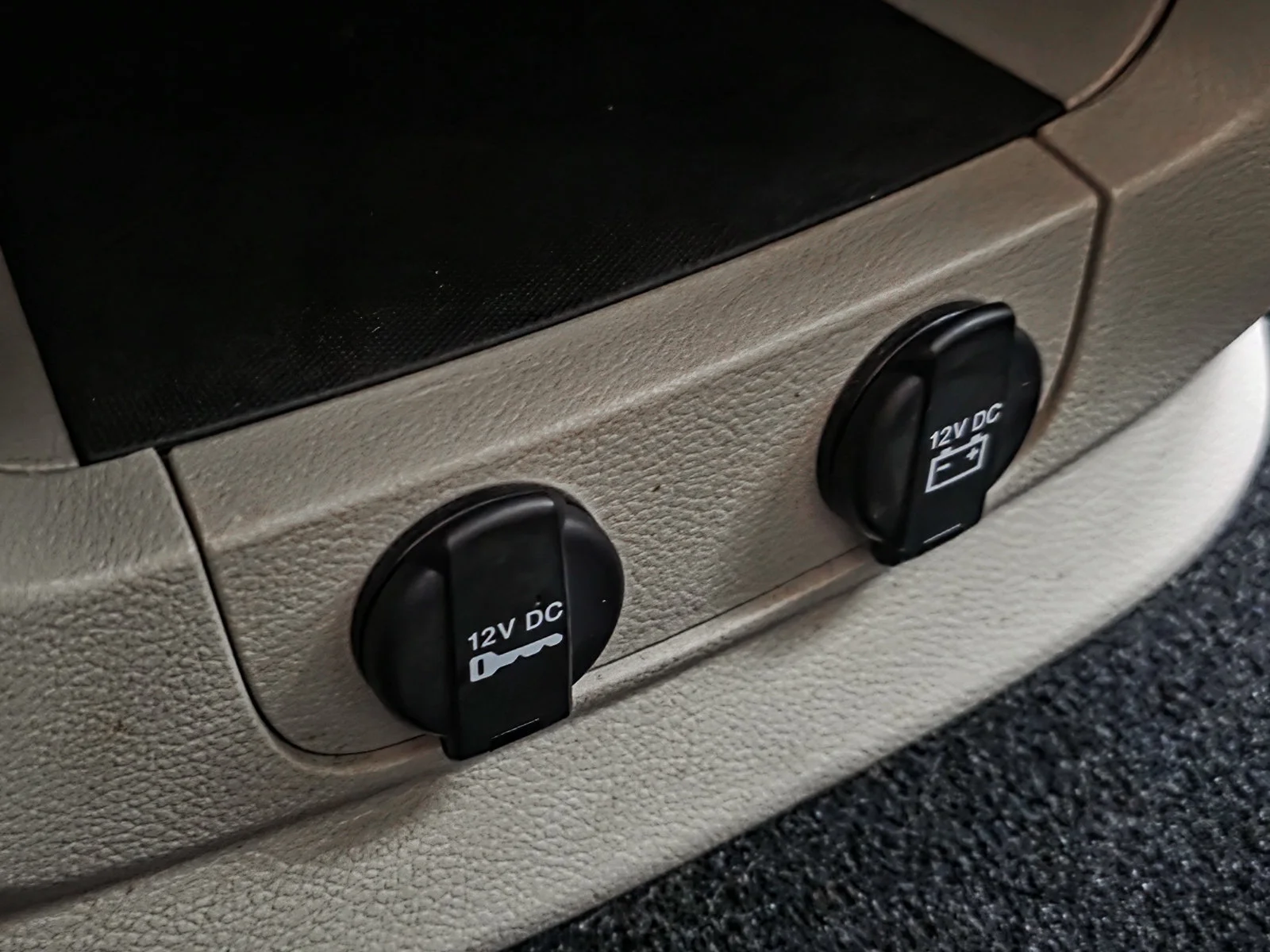 Used 2013 Black Chrysler Touring-L image 35