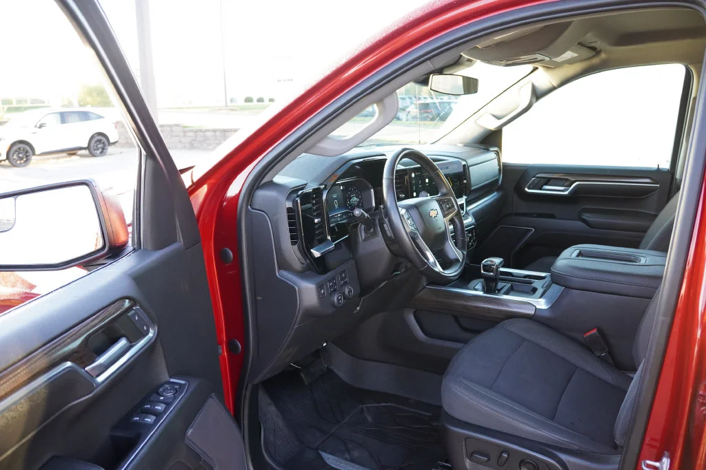 Used 2022 Cherry Red Tintcoat Chevrolet LT image 15
