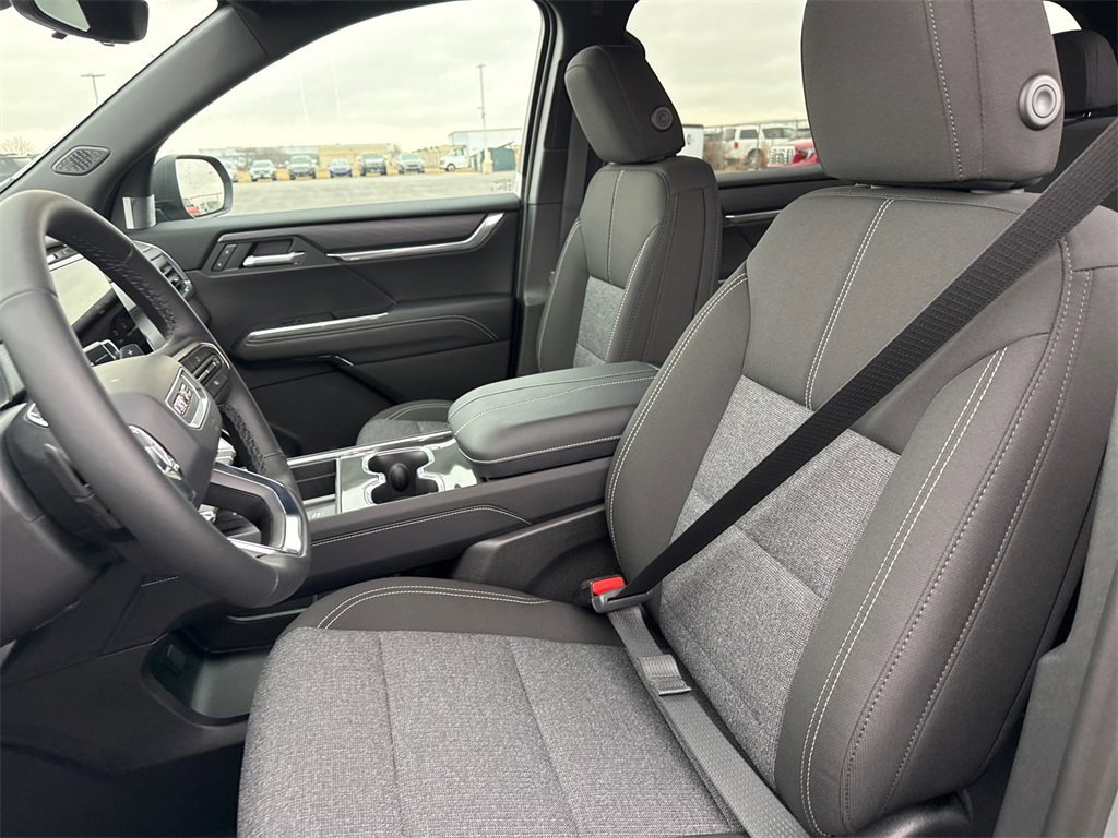 2026 GMC ACADIA - Image 15