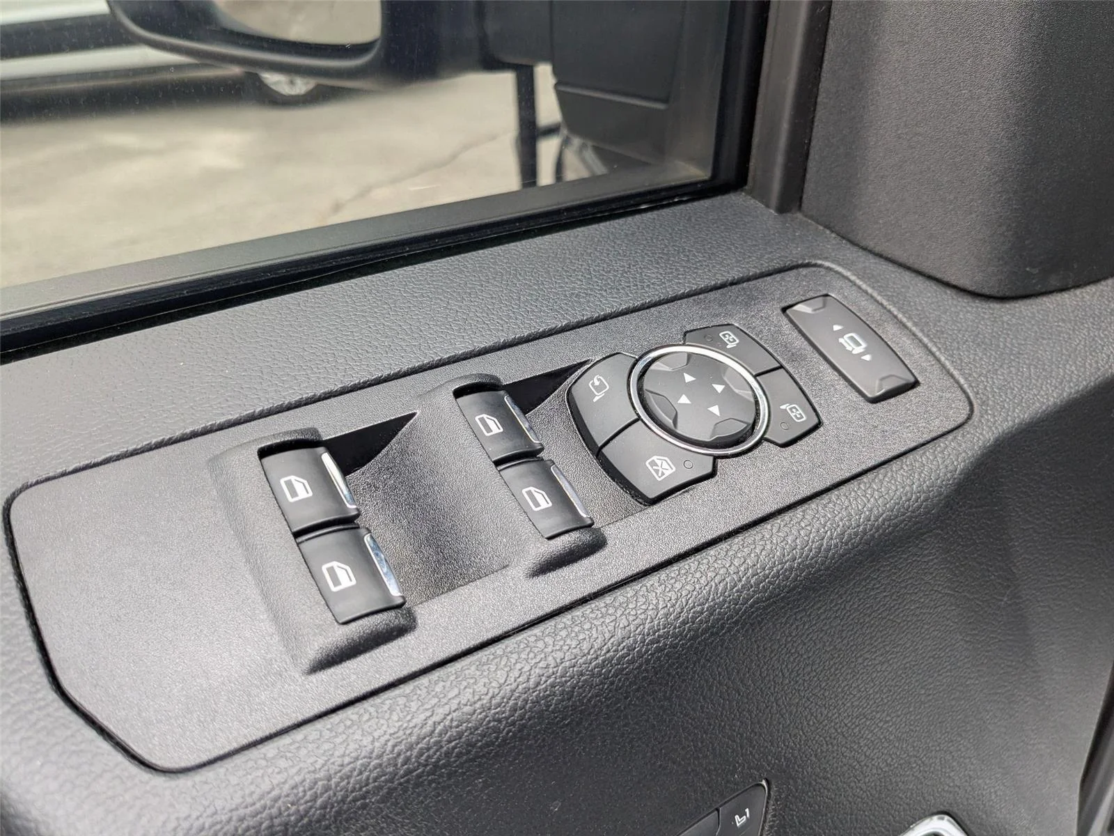 Used 2021 Carbonized Gray Metallic Ford LARIAT image 12