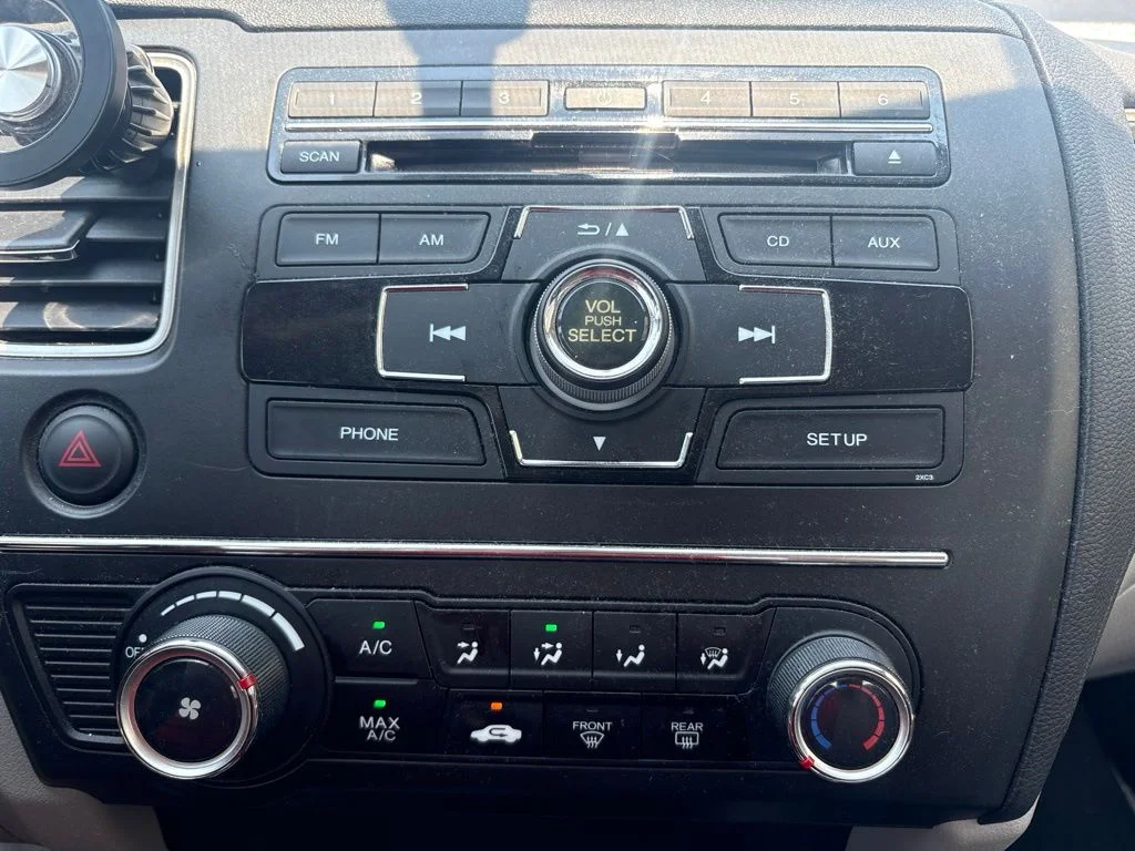 Used 2014 Silver Honda LX image 19