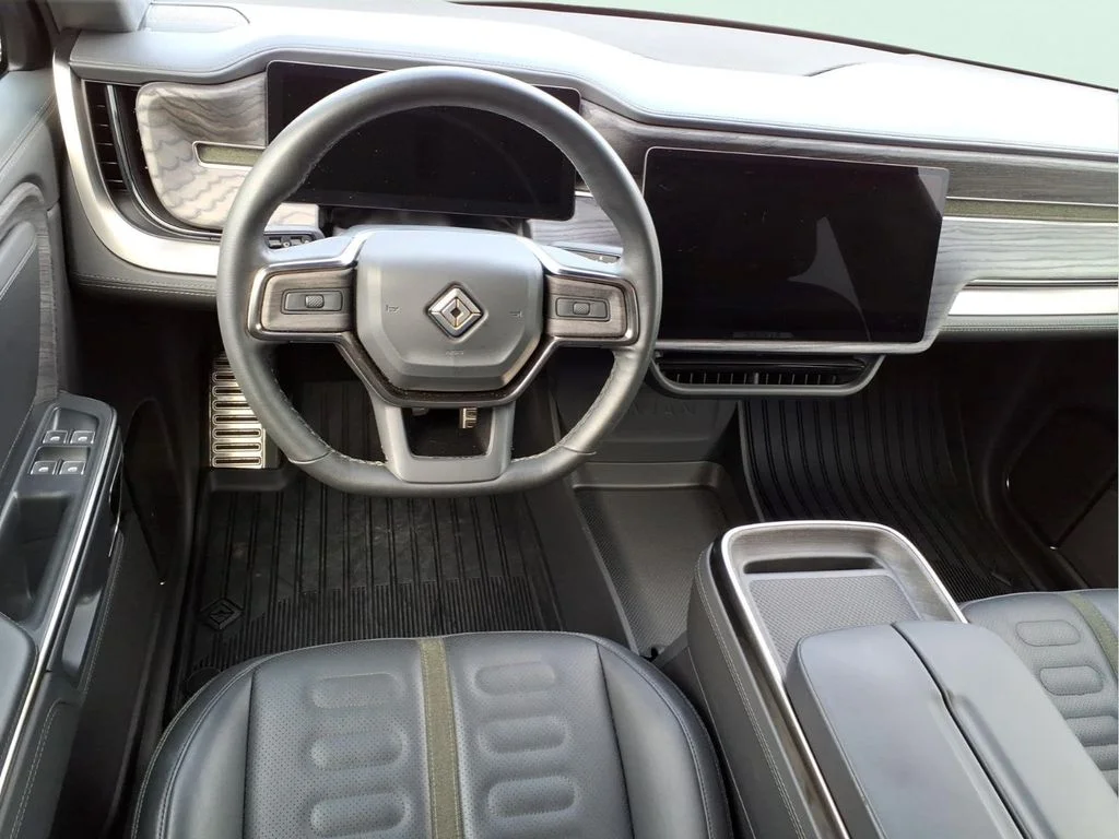 Used 2022 White Rivian Adventure image 12