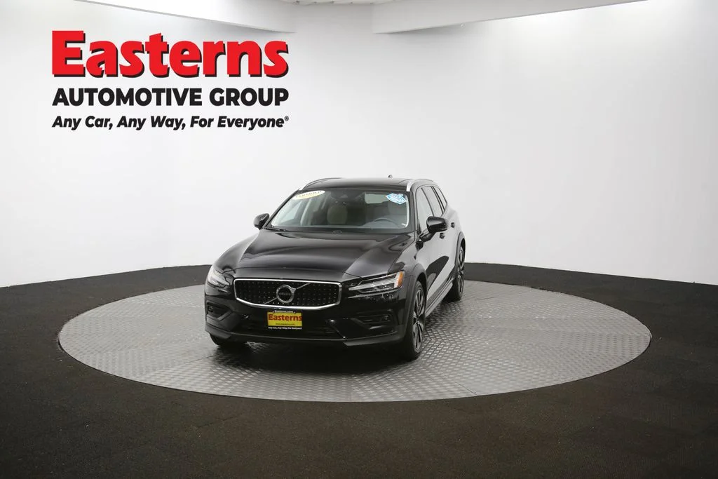 Used 2022 Black Volvo T5 image 51