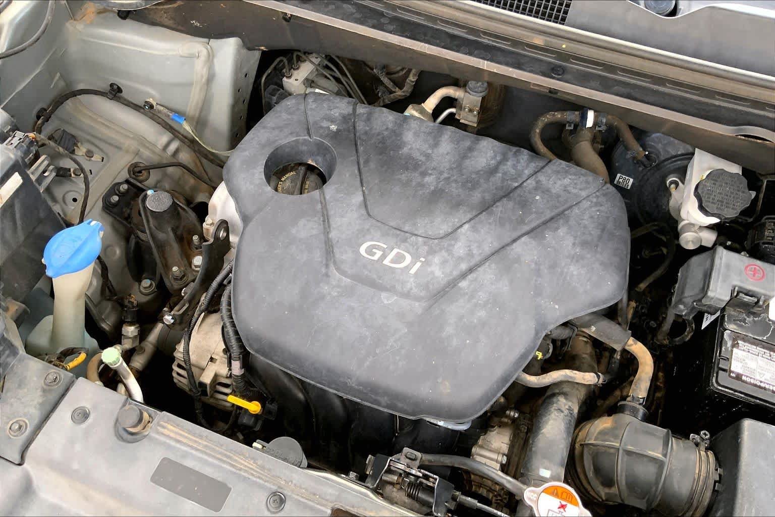 Used 2014 Titanium Gray Kia Base image 31