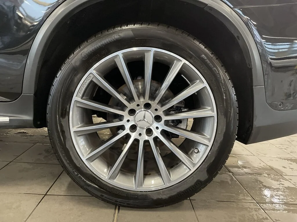 Used 2019  Mercedes-Benz 4MATIC SUV   No Accident History   Local BC   Low image 18