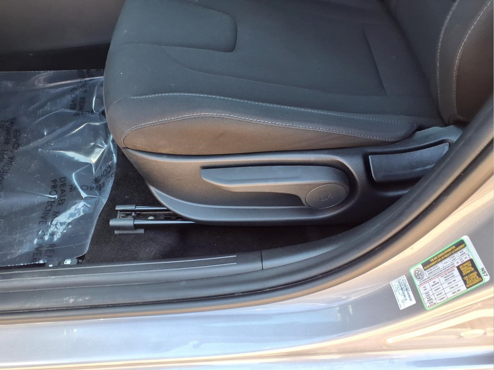 Used 2025 Gray Hyundai SEL Sport image 21