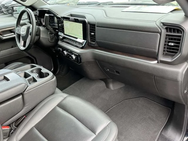 Used 2025 Black GMC SLT image 21