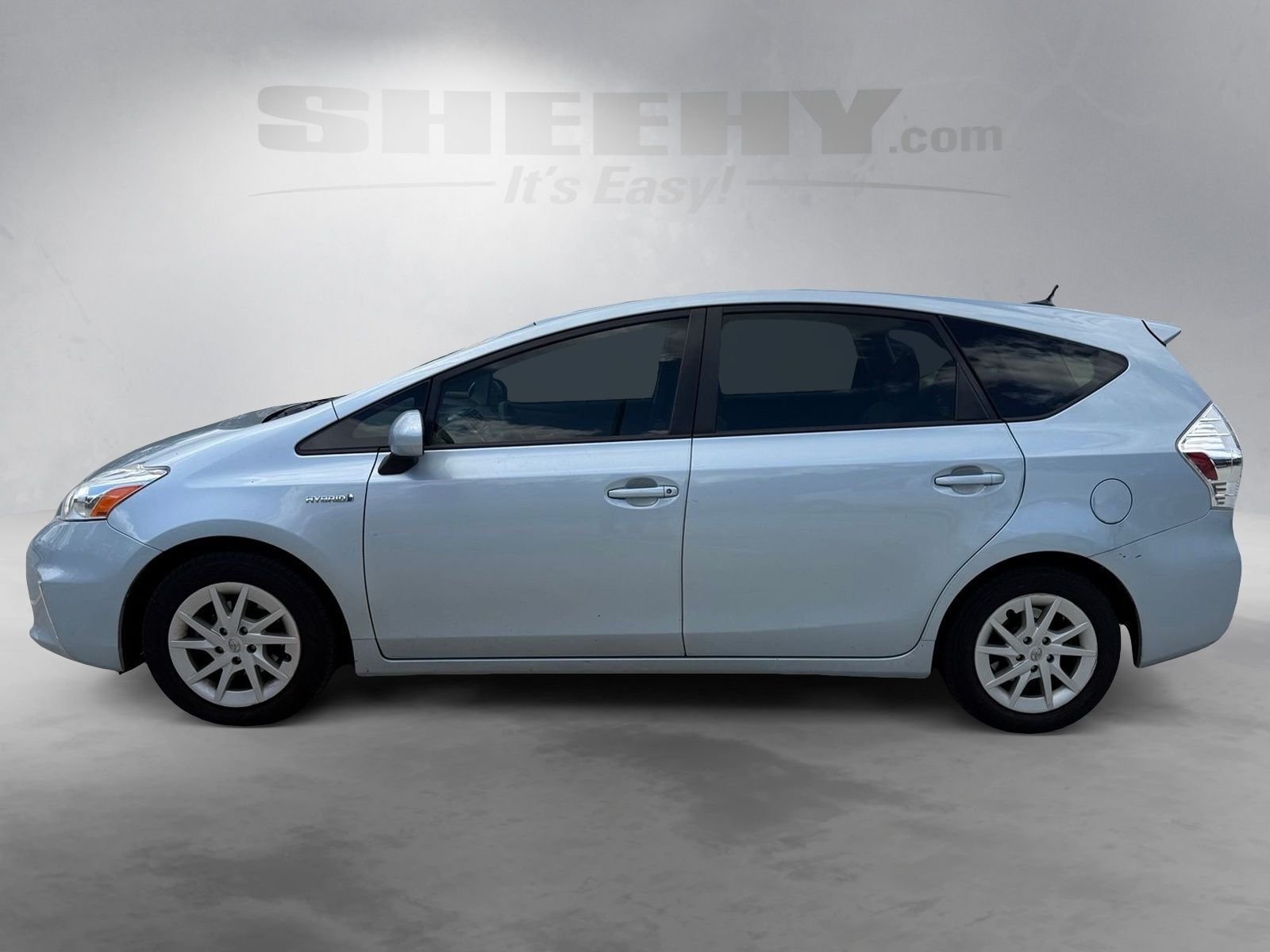 Used 2012 Blue Toyota Three image 13