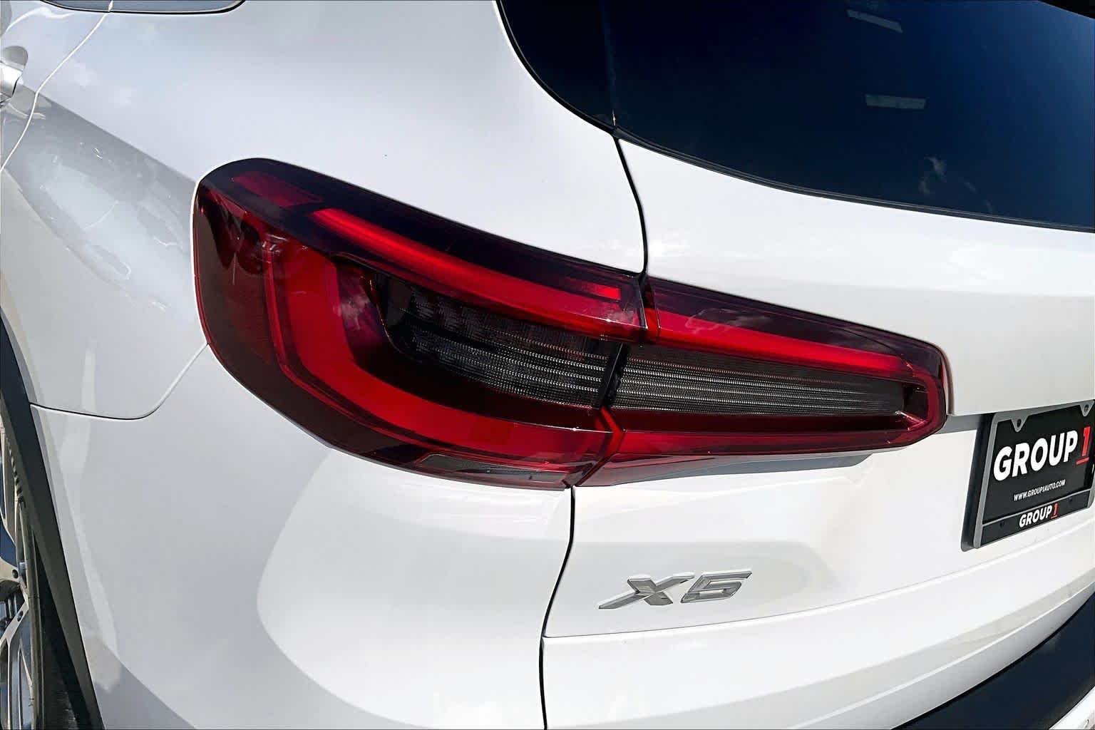 Used 2020 Alpine White BMW sDrive40i image 27